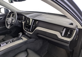 Подержанный автомобиль Volvo XC60 2021 года (13 фото)