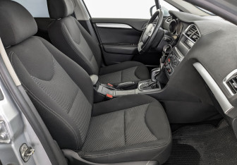 Подержанный автомобиль Citroen C4 Sedan 2020 года (24 фото)