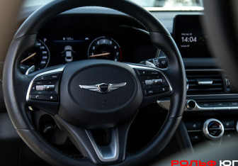 Подержанный автомобиль Genesis G70 2021 года (11 фото)