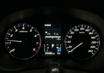 Подержанный автомобиль Mitsubishi Outlander 2013 года (13 фото)