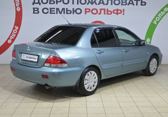 Подержанный автомобиль Mitsubishi Lancer Sedan 2005 года (4 фото)