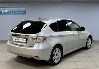 Подержанный автомобиль Subaru Impreza Hatchback 2008 года (5 фото)