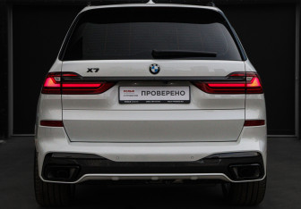 Подержанный автомобиль BMW X7 2019 года (6 фото)