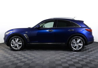 Подержанный автомобиль Infiniti QX70 2017 года (8 фото)