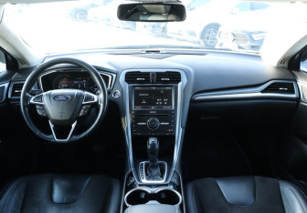 Подержанный автомобиль Ford Mondeo Sedan 2015 года (12 фото)