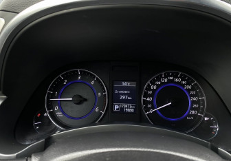 Подержанный автомобиль Infiniti QX70 2016 года (29 фото)