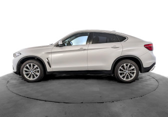 Подержанный автомобиль BMW X6 2019 года (8 фото)