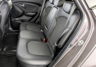 Подержанный автомобиль Hyundai ix35 2012 года (12 фото)