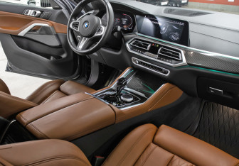 Подержанный автомобиль BMW X6 2020 года (11 фото)