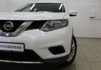 Подержанный автомобиль Nissan X-Trail 2016 года (10 фото)