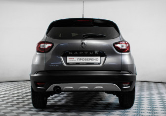 Подержанный автомобиль Renault Kaptur 2018 года (6 фото)