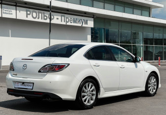 Подержанный автомобиль Mazda 6 Sedan 2010 года (5 фото)