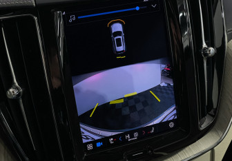 Подержанный автомобиль Volvo XC60 2021 года (18 фото)