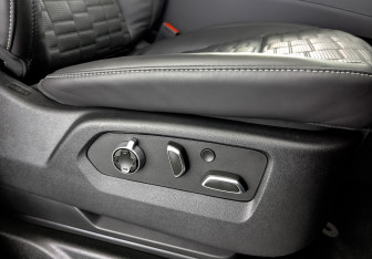 Подержанный автомобиль Cadillac Escalade Suv 2023 года (27 фото)