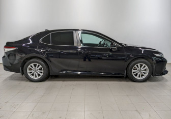 Подержанный автомобиль Toyota Camry Sedan 2019 года (4 фото)
