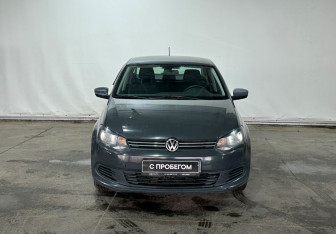 Подержанный автомобиль Volkswagen Polo Sedan 2014 года (2 фото)