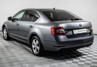 Подержанный автомобиль Skoda Octavia Liftback 2018 года (7 фото)