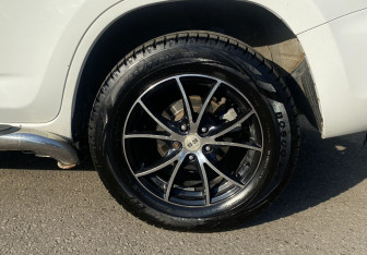 Подержанный автомобиль Toyota RAV4 2006 года (12 фото)