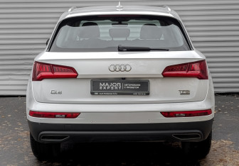Подержанный автомобиль Audi Q5 2018 года (6 фото)