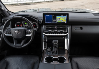 Подержанный автомобиль Toyota Land Cruiser Suv 2024 года (13 фото)