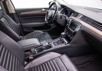 Подержанный автомобиль Volkswagen Passat Wagon 2017 года (9 фото)