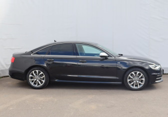 Подержанный автомобиль Audi A6 Sedan 2012 года (7 фото)