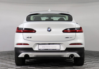 Подержанный автомобиль BMW X4 2020 года (4 фото)