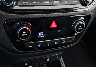 Подержанный автомобиль Hyundai Solaris Sedan 2020 года (21 фото)