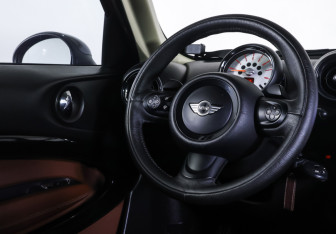 Подержанный автомобиль MINI Paceman 2013 года (12 фото)