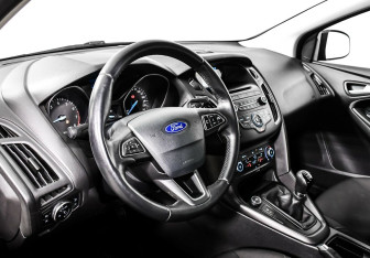 Подержанный автомобиль Ford Focus Sedan 2018 года (7 фото)