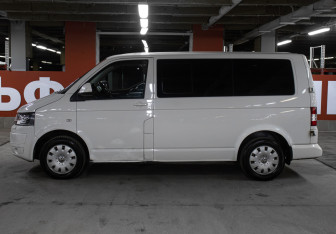 Подержанный автомобиль Volkswagen Caravelle 2012 года (8 фото)