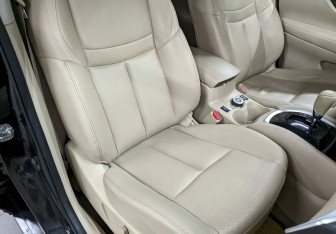 Подержанный автомобиль Nissan X-Trail 2015 года (21 фото)