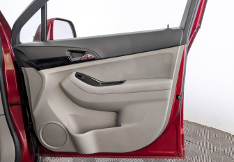 Подержанный автомобиль Chevrolet Orlando 2011 года (23 фото)