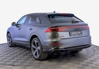 Подержанный автомобиль Audi Q8 2023 года (7 фото)