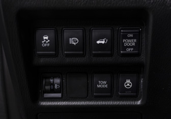 Подержанный автомобиль Nissan Pathfinder 2014 года (21 фото)