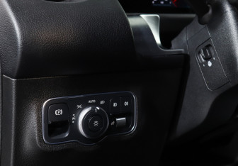 Подержанный автомобиль Mercedes-Benz GLB 2020 года (22 фото)