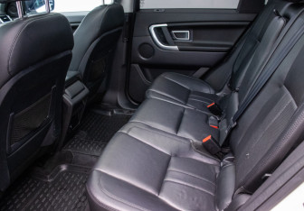 Подержанный автомобиль Land Rover Discovery Sport 2015 года (11 фото)