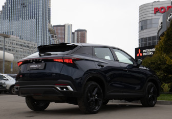 Подержанный автомобиль Omoda C5 2023 года (4 фото)