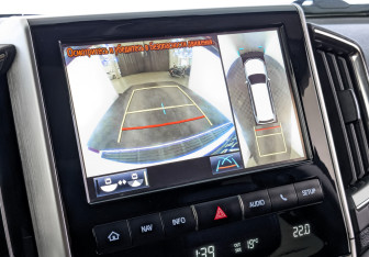 Подержанный автомобиль Toyota Land Cruiser Suv 2015 года (28 фото)