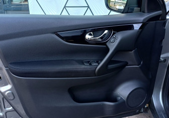 Подержанный автомобиль Nissan Qashqai 2016 года (17 фото)