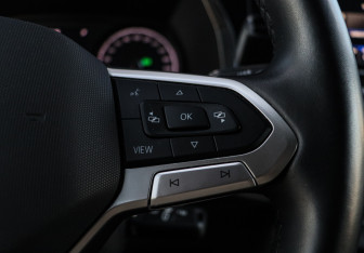 Подержанный автомобиль Volkswagen Caravelle 2021 года (22 фото)