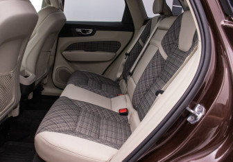 Подержанный автомобиль Volvo XC60 2021 года (11 фото)