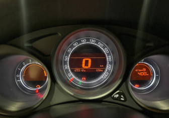 Подержанный автомобиль Citroen C4 Hatchback 2011 года (6 фото)