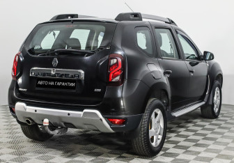 Подержанный автомобиль Renault Duster 2015 года (5 фото)
