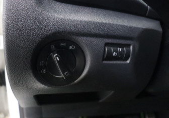 Подержанный автомобиль Skoda Fabia Hatchback 2011 года (12 фото)