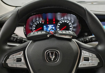 Подержанный автомобиль Changan CS35PLUS 2022 года (19 фото)