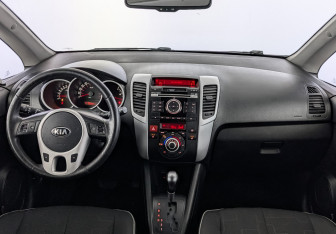 Подержанный автомобиль Kia Venga 2013 года (14 фото)