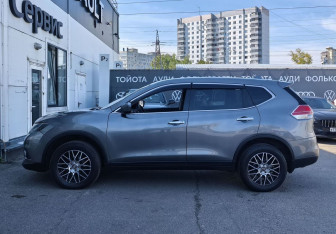 Подержанный автомобиль Nissan X-Trail 2018 года (8 фото)