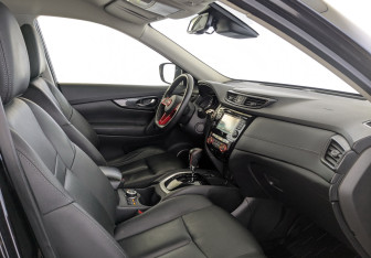 Подержанный автомобиль Nissan X-Trail 2018 года (11 фото)