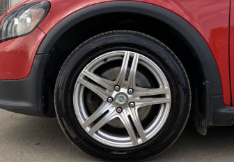 Подержанный автомобиль Volvo C30 2008 года (9 фото)